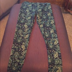LuluRoe One Size Leggings Paisley Print